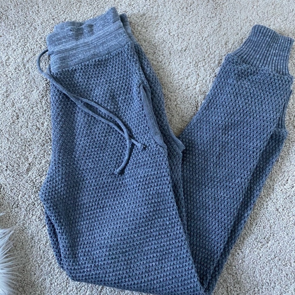 PRETTY LITTLE THING grey knitted joggers!🌫